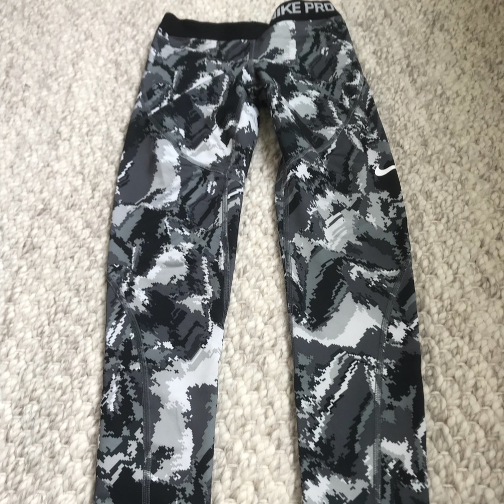 Nike pro grey and black leggings
